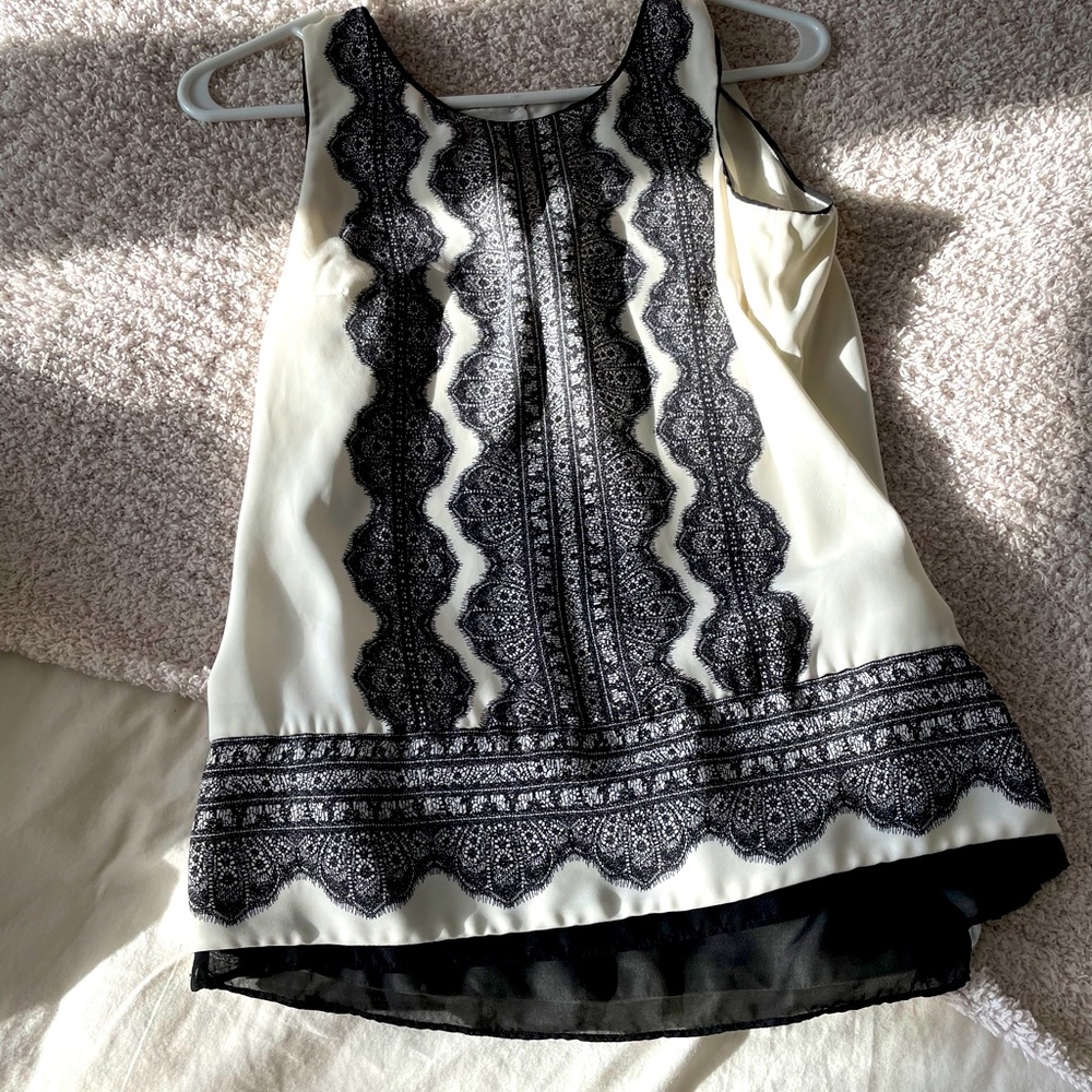 WHBM top